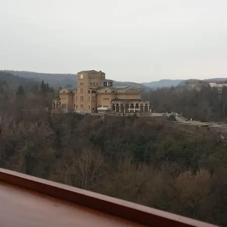Tarnovo Old Town Gæstehus